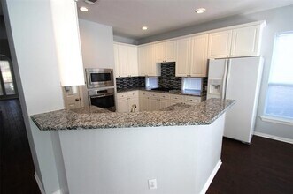 18620 Gibbons Dr in Dallas, TX - Building Photo - Building Photo