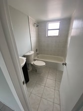 6370 W 27th Ct in Hialeah, FL - Building Photo - Building Photo