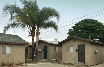 Filmore Court in Pacoima, CA - Foto de edificio - Building Photo