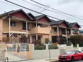 2649 San Marino St in Los Angeles, CA - Building Photo - Primary Photo