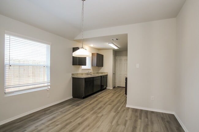 8723 Lar Ree Oaks Cir