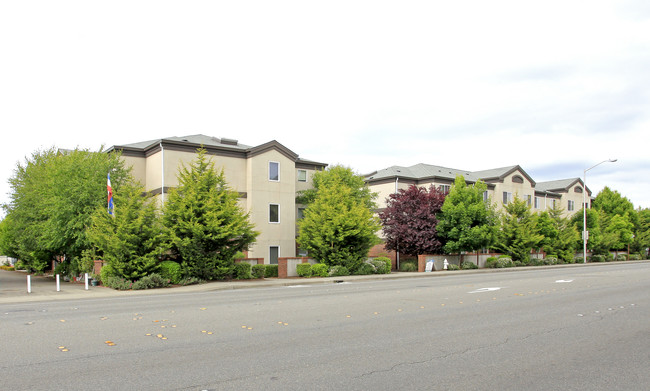 Green River Court Apartments in Kent, WA - Building Photo - Building Photo