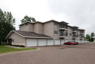 Grays Landing in Hudson, WI - Foto de edificio - Building Photo