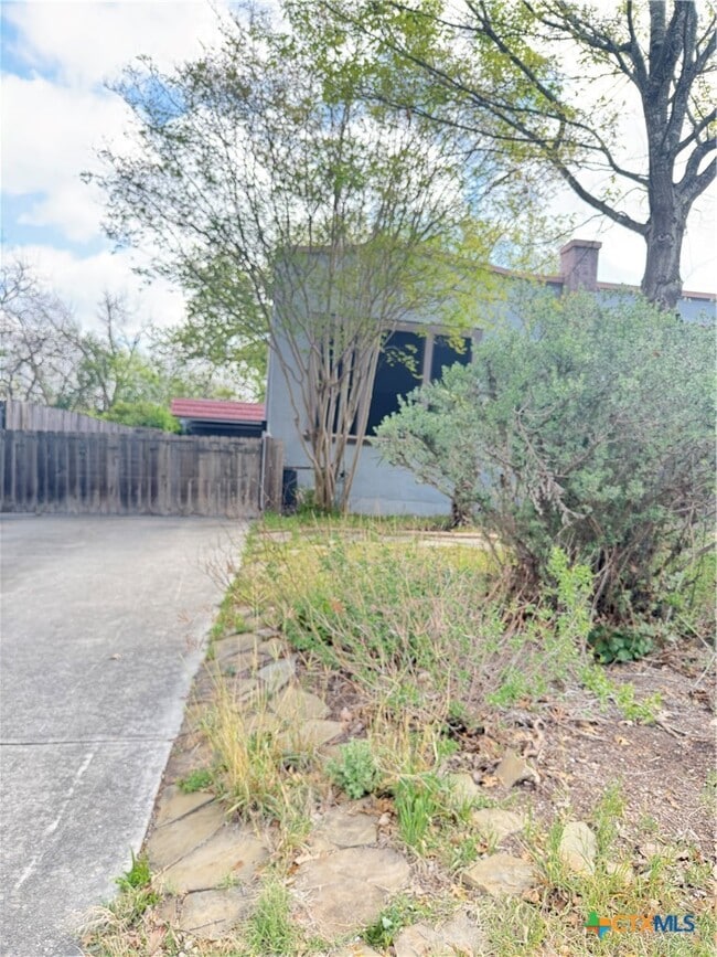 property at 365 S Sycamore Ave