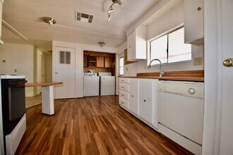 9715 E Edgewood Ave in Mesa, AZ - Building Photo - Building Photo