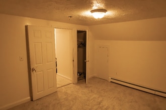 305 Old S Ave in Whitman, MA - Building Photo - Building Photo
