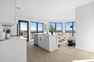 6 Rantoul St, Unit 314 in Beverly, MA - Building Photo - Building Photo