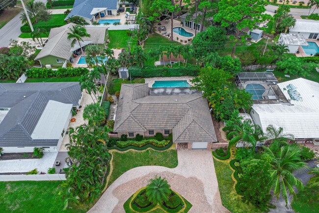133 NW 10th Ave in Boca Raton, FL - Foto de edificio - Building Photo