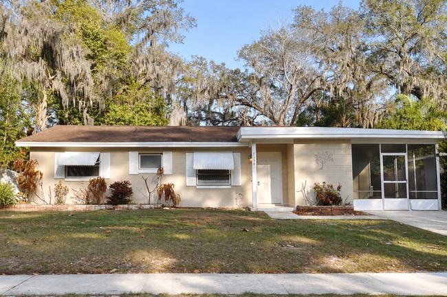 property at 5139 Oak Hill Dr