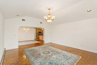 130 N 7th St in Saddle Brook, NJ - Building Photo - Building Photo