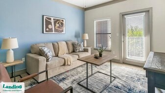 18021 Kingsland Blvd in Houston, TX - Building Photo