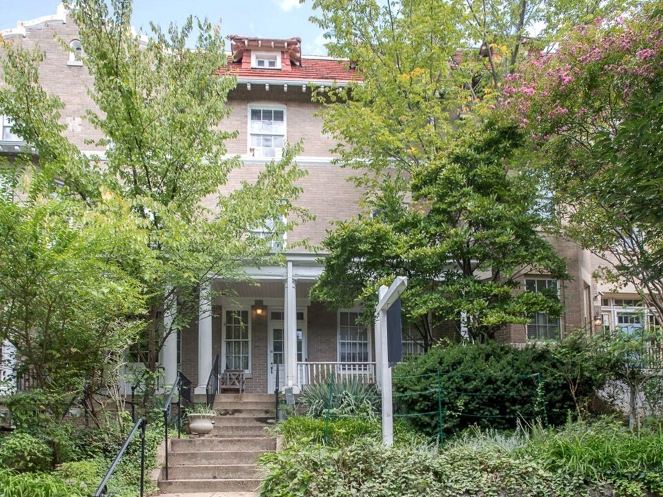 1835 Lamont St NW in Washington, DC - Building Photo