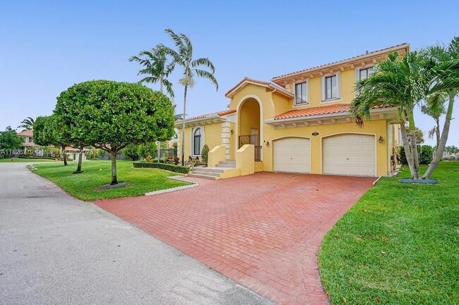 7722 SW 188th Terrace in Cutler Bay, FL - Building Photo - Building Photo