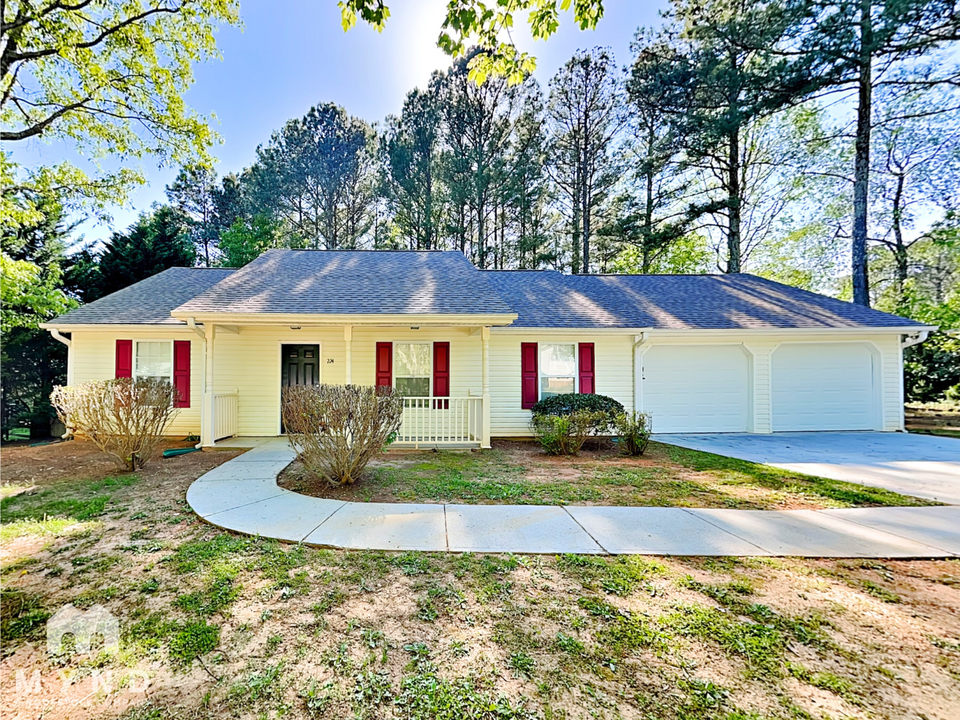 224 Woodwind Dr in Rockmart, GA - Building Photo