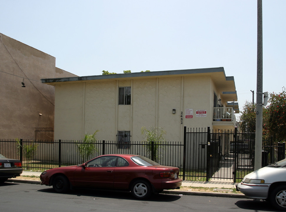 2452 Folsom St in Los Angeles, CA - Building Photo