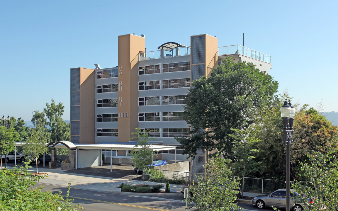 Sky Terrace Condos in Tacoma, WA - Building Photo