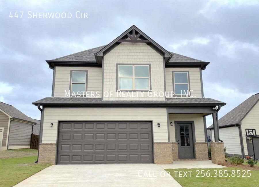 447 Sherwood Cir in Calera, AL - Building Photo