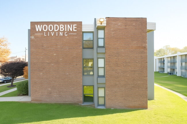 Woodbine Living in Avenel, NJ - Foto de edificio - Building Photo