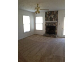 629 Torhunta Dr in Hope Mills, NC - Building Photo - Building Photo