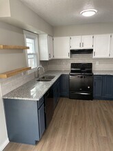 817 SE Hackley Ave in Des Moines, IA - Building Photo - Building Photo