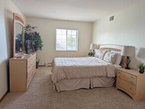 N34W23806 Grace Ave in Pewaukee, WI - Building Photo - Building Photo