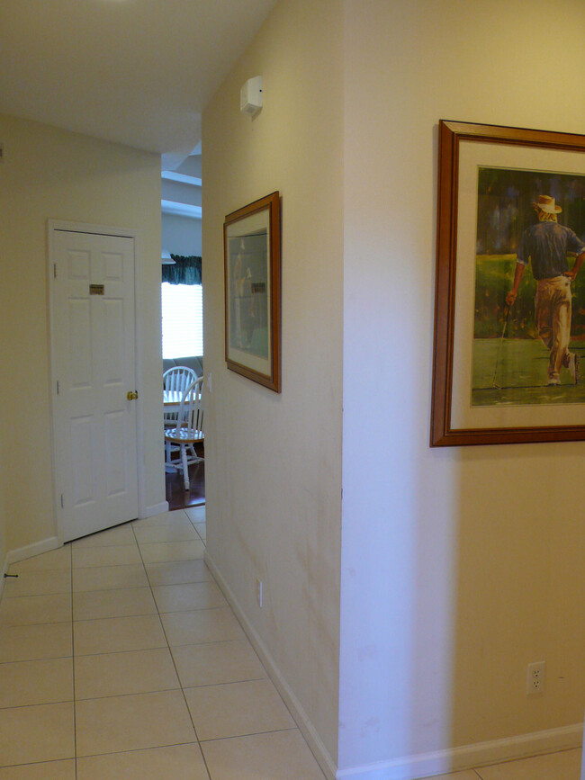 8330 Mulligan Cir-Unit -2121 in Port St. Lucie, FL - Foto de edificio - Building Photo