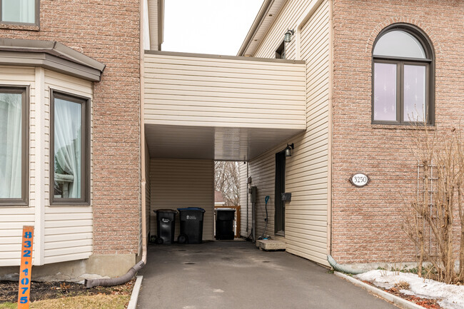 3260 Du Domaine-Gilbert St in Lévis, QC - Building Photo - Building Photo