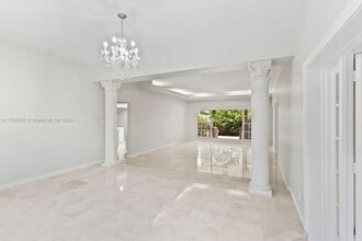 80 Shore Dr W in Miami, FL - Building Photo - Building Photo