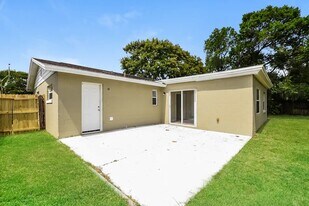 5918 Tavendale Dr in Orlando, FL - Building Photo
