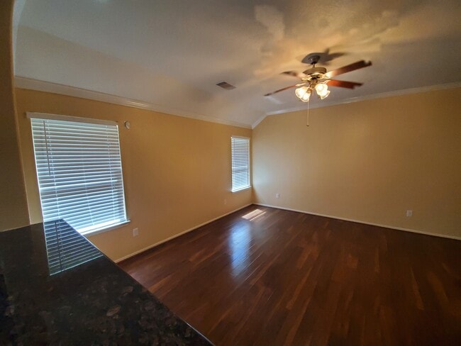 10351 Whisper Bluff Dr in Humble, TX - Building Photo - Building Photo