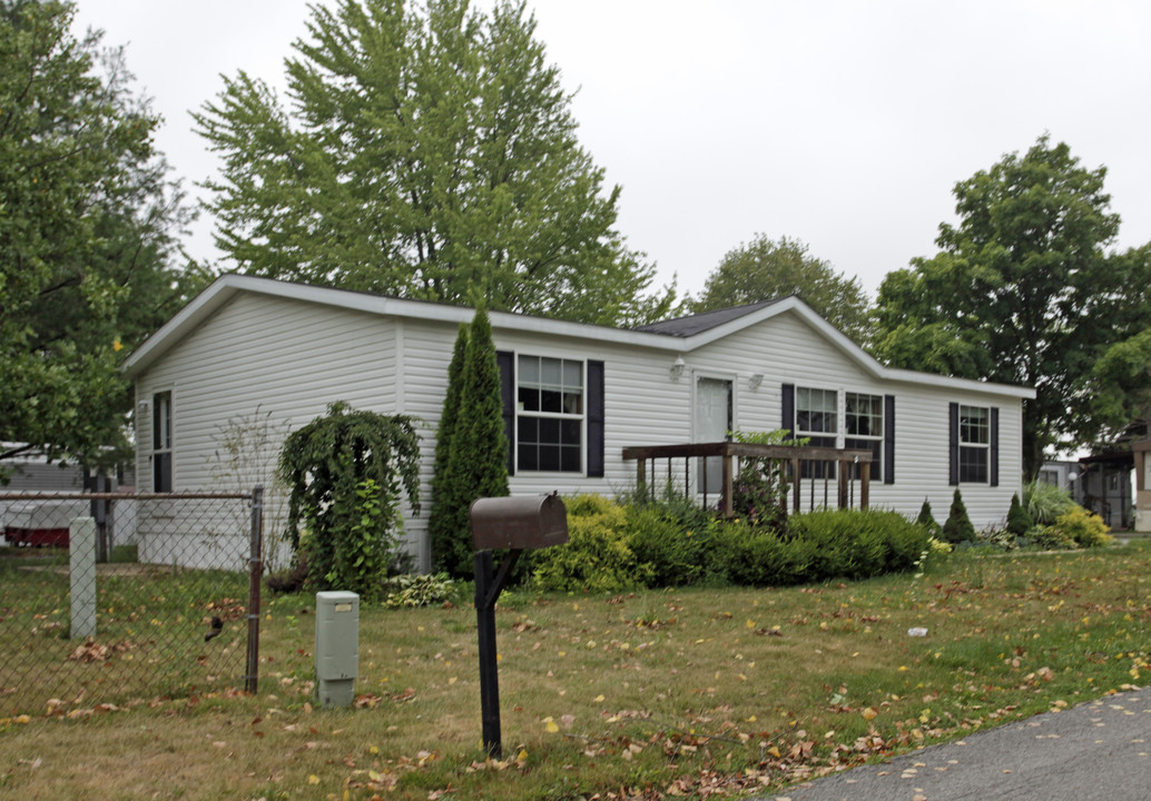 Spalls Mobile Home Park in Monroeville, IN - Building Photo