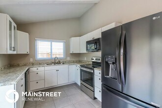 209 Ravenway Dr in Seffner, FL - Foto de edificio - Building Photo