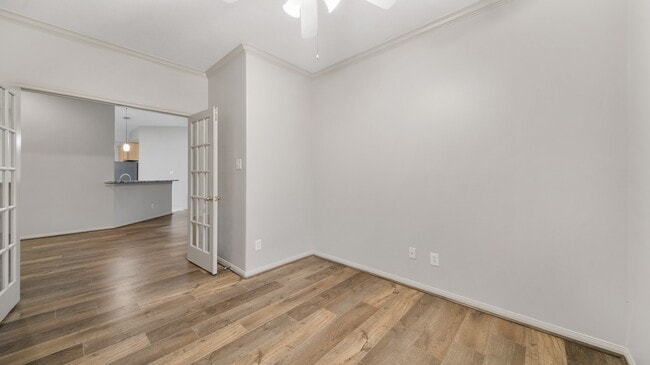 property at 4812 Lakefront Terrace Dr