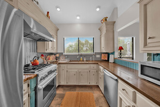 4404 Travis Country Cir in Austin, TX - Building Photo - Building Photo