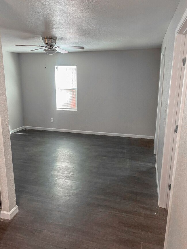 1910 22nd St in Lubbock, TX - Foto de edificio - Building Photo