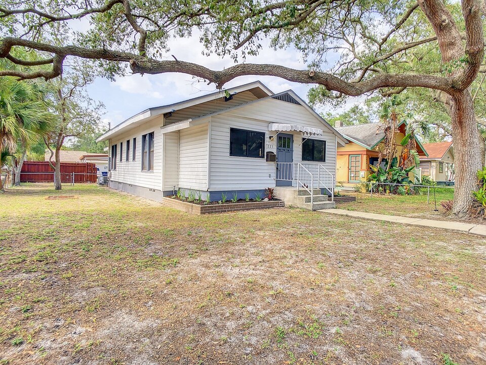 1223 36th Ave N in St. Petersburg, FL - Building Photo