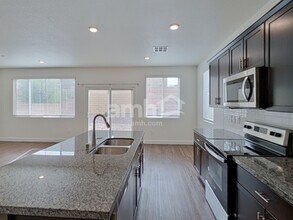 668 N Water St in Henderson, NV - Building Photo - Building Photo