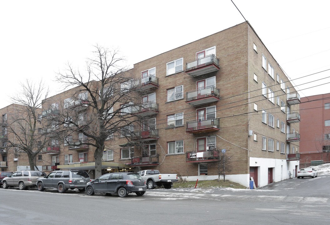 4700 Bourret in Montréal, QC - Building Photo