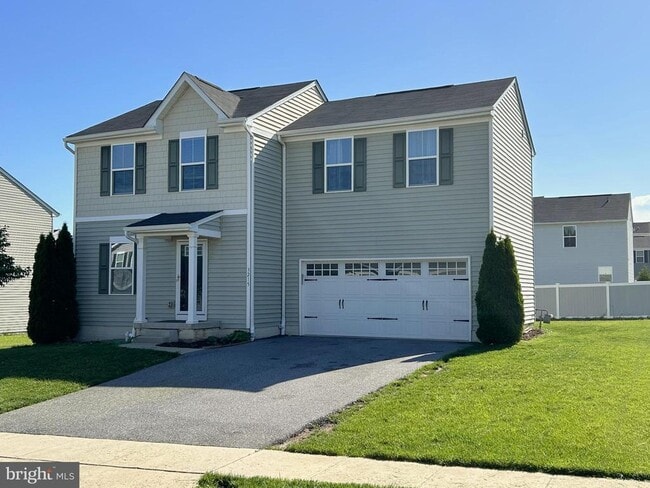 3215 Pebble Run Dr in Dover, PA - Building Photo - Building Photo