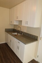 6665 Gloria Dr in Sacramento, CA - Building Photo - Building Photo
