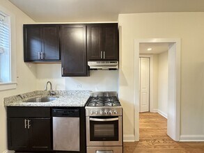 4039.5 N Ashland Ave in Chicago, IL - Foto de edificio - Building Photo