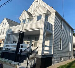 1935 E 123rd St in Cleveland, OH - Foto de edificio - Building Photo