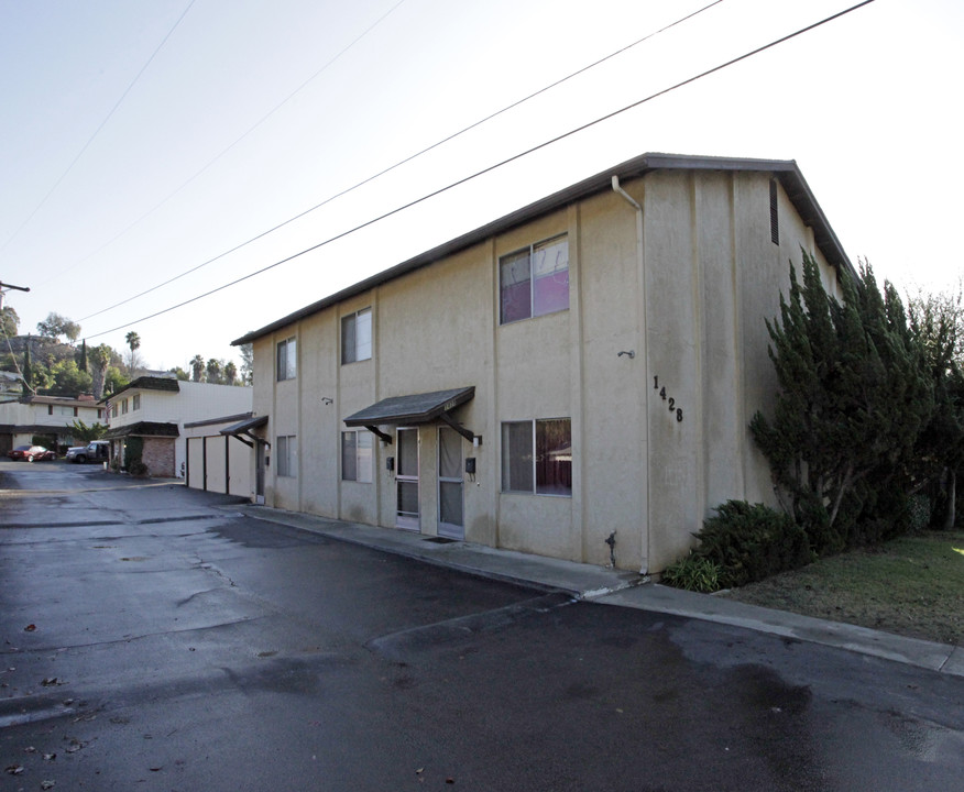 1426-1432 S Juniper St in Escondido, CA - Building Photo