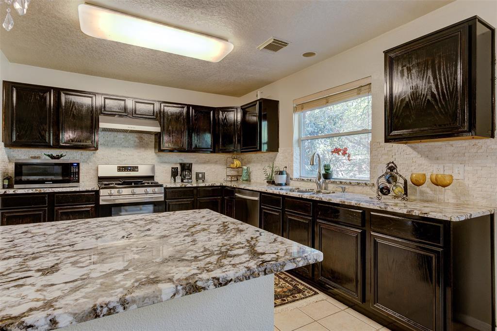 19403 Kelly Timbers Dr in Humble, TX - Foto de edificio