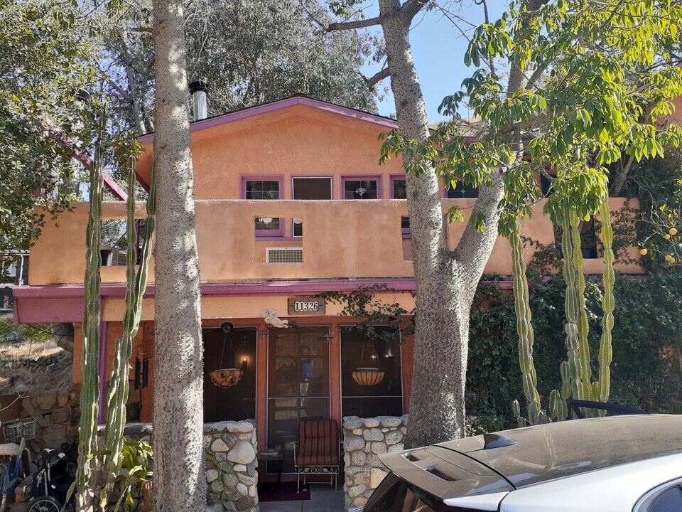 11326 Santol Dr in Sylmar, CA - Building Photo