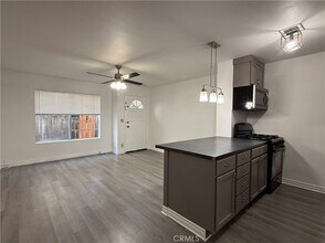 816 Belmont Ave, Unit D in Long Beach, CA - Building Photo - Building Photo