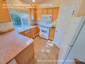 569 E Heritage Park St in Meridian, ID - Building Photo - Building Photo