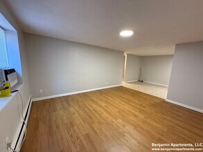 209 Babcock St, Unit 1d in Brookline, MA - Building Photo - Building Photo