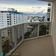 6423 Collins Ave in Miami, FL - Building Photo - Building Photo