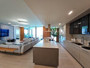 15701 Collins Ave, Unit 4402 in North Miami Beach, FL - Building Photo - Building Photo